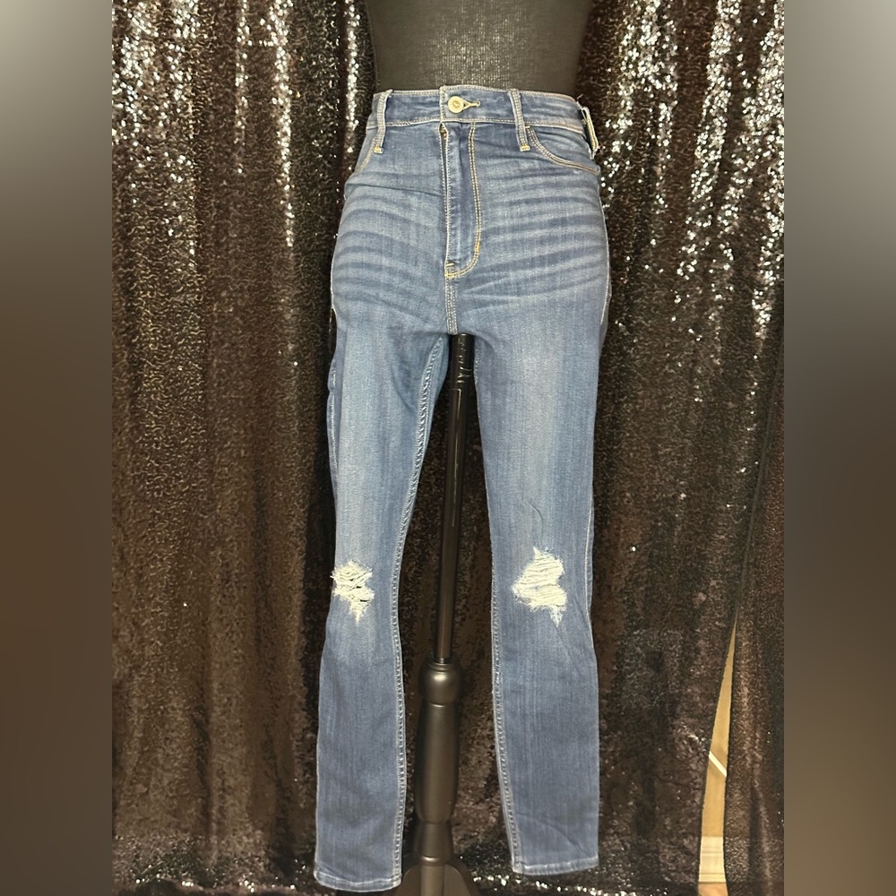 Brand New Hollister Ultra High Rise Jean Legging - Skinny Leg